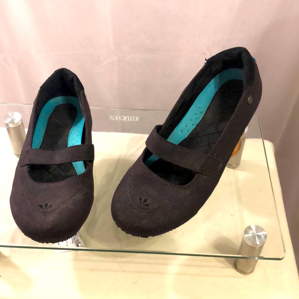 MOZO Black Canvas Shoes